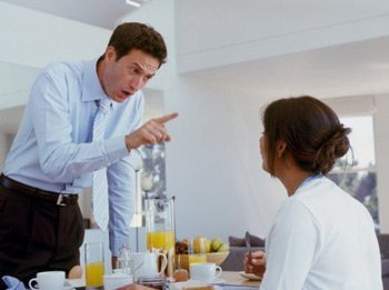 Chồng gia trưởng, vợ muốn ghen cũng khó